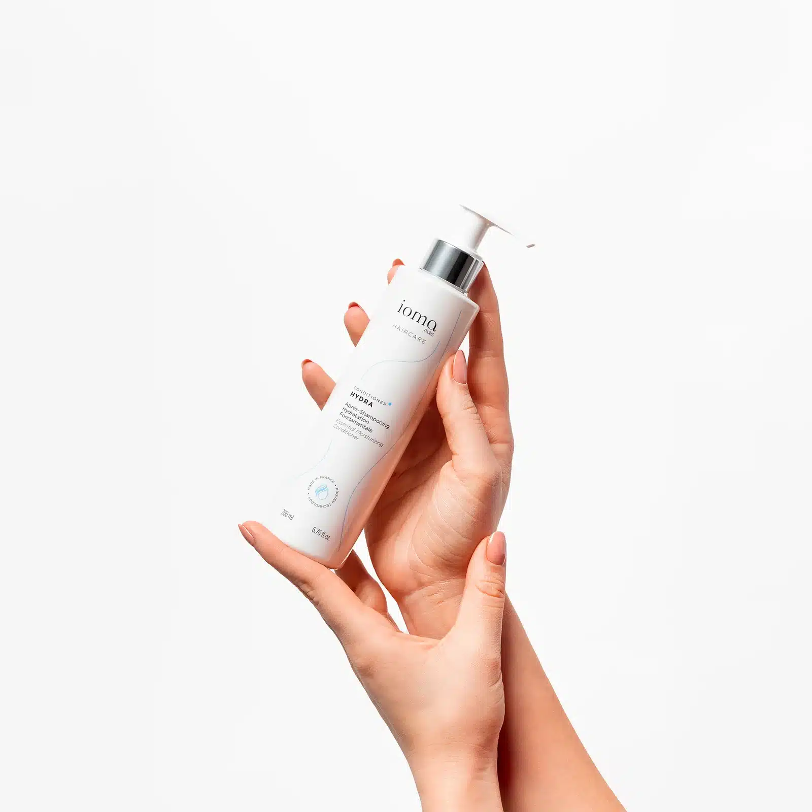 IOMA_Haircare_cheveux_Apres_shampooing_hydratation_fondamentale_mains